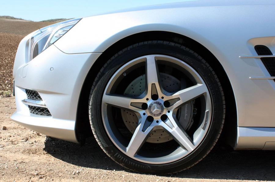 Mercedes-Benz SL550 2013 года  (фото 39 из 51)